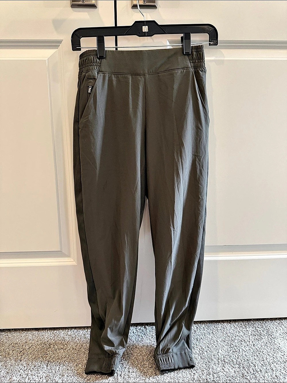 Athleta Jogger Pants in Brown O/P Like New